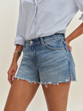 sutton low rise 2.5” slouchy jean shorts