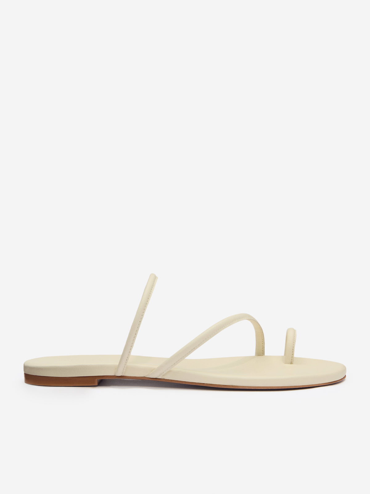 ludo toe ring strappy flat sandal