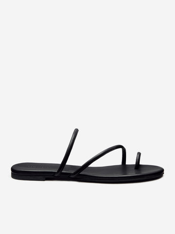 ludo toe ring strappy flat sandal