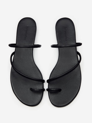 ludo toe ring strappy flat sandal