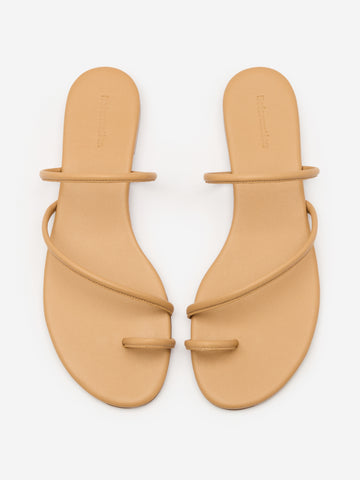 ludo toe ring strappy flat sandal