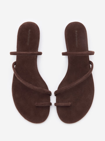 ludo toe ring strappy flat sandal