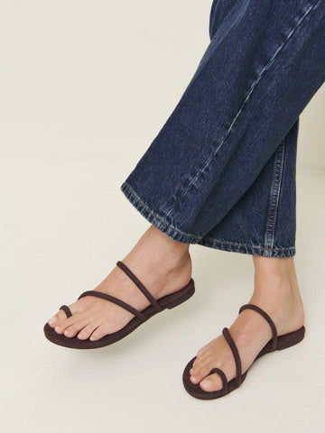 ludo toe ring strappy flat sandal