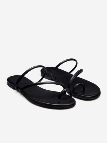 ludo toe ring strappy flat sandal