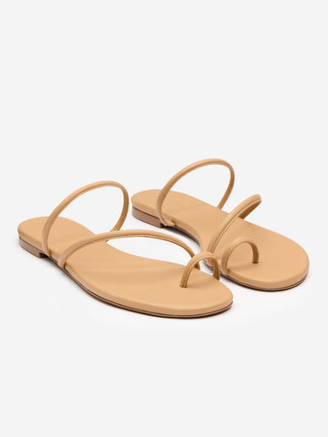 ludo toe ring strappy flat sandal