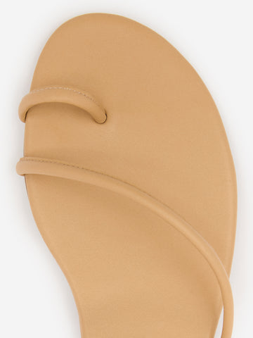 ludo toe ring strappy flat sandal