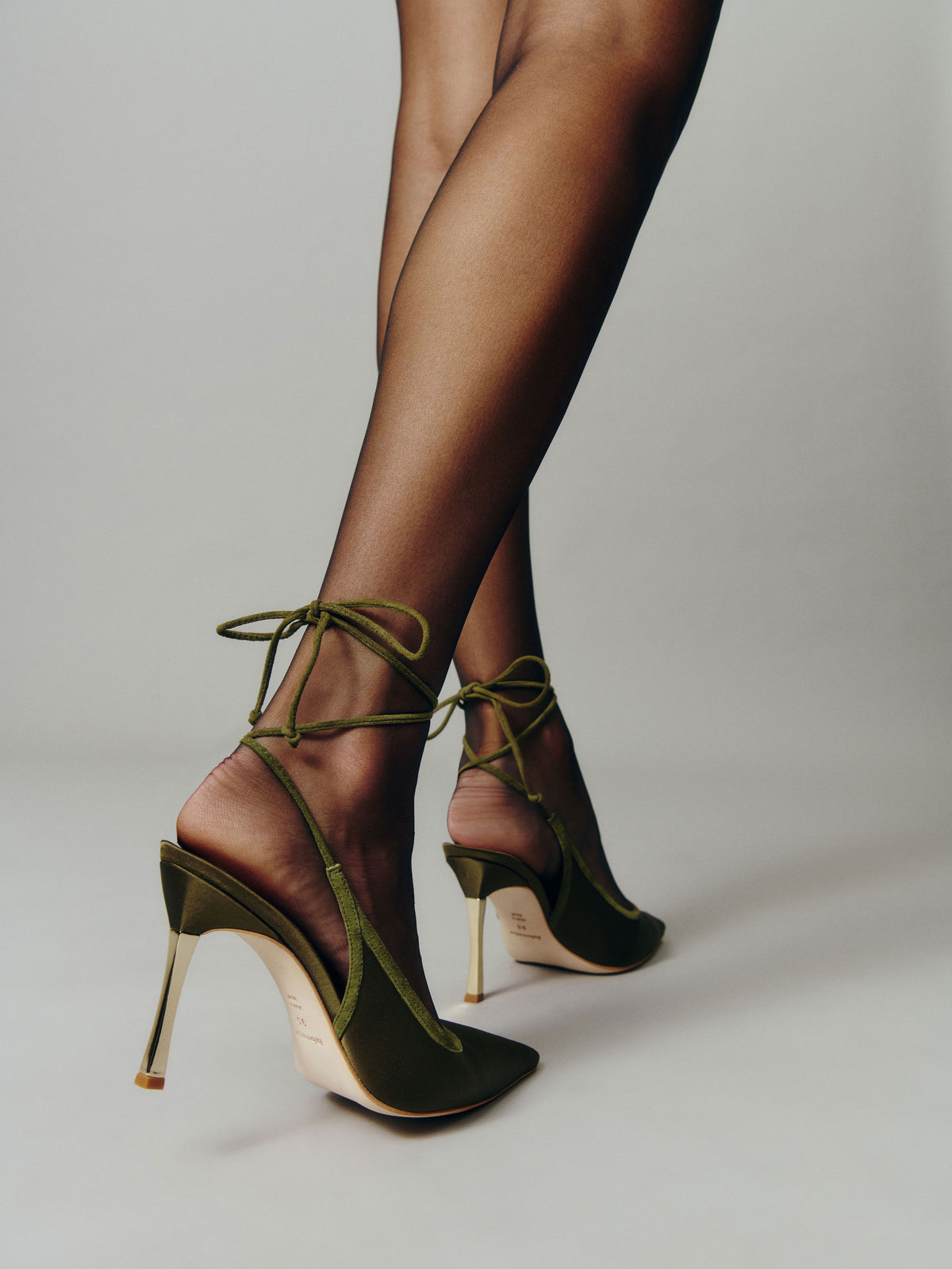 paris heeled pump