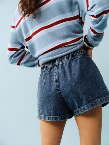theo low rise 2.5 pull on denim shorts