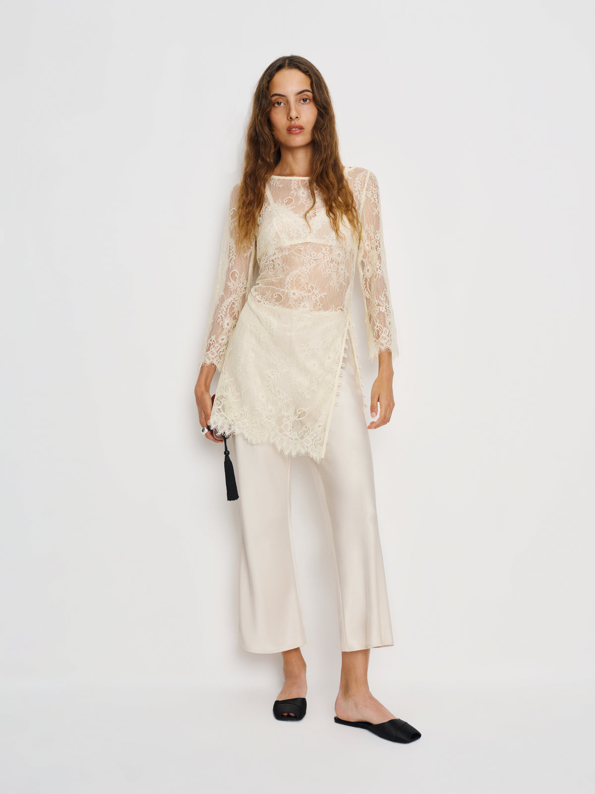 gale satin mid rise capri pant