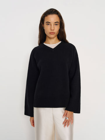 beth regenerative wool v-neck