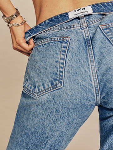 val 90s mid rise straight short jeans