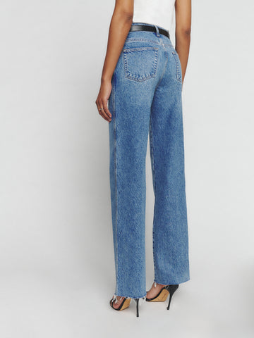 val 90s mid rise straight short jeans